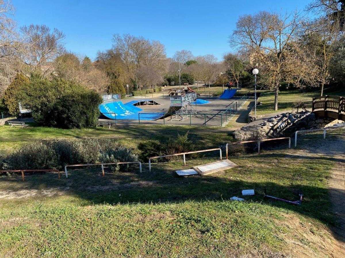 Le Chai Des Tuileries Montagnac  Kültér fotó