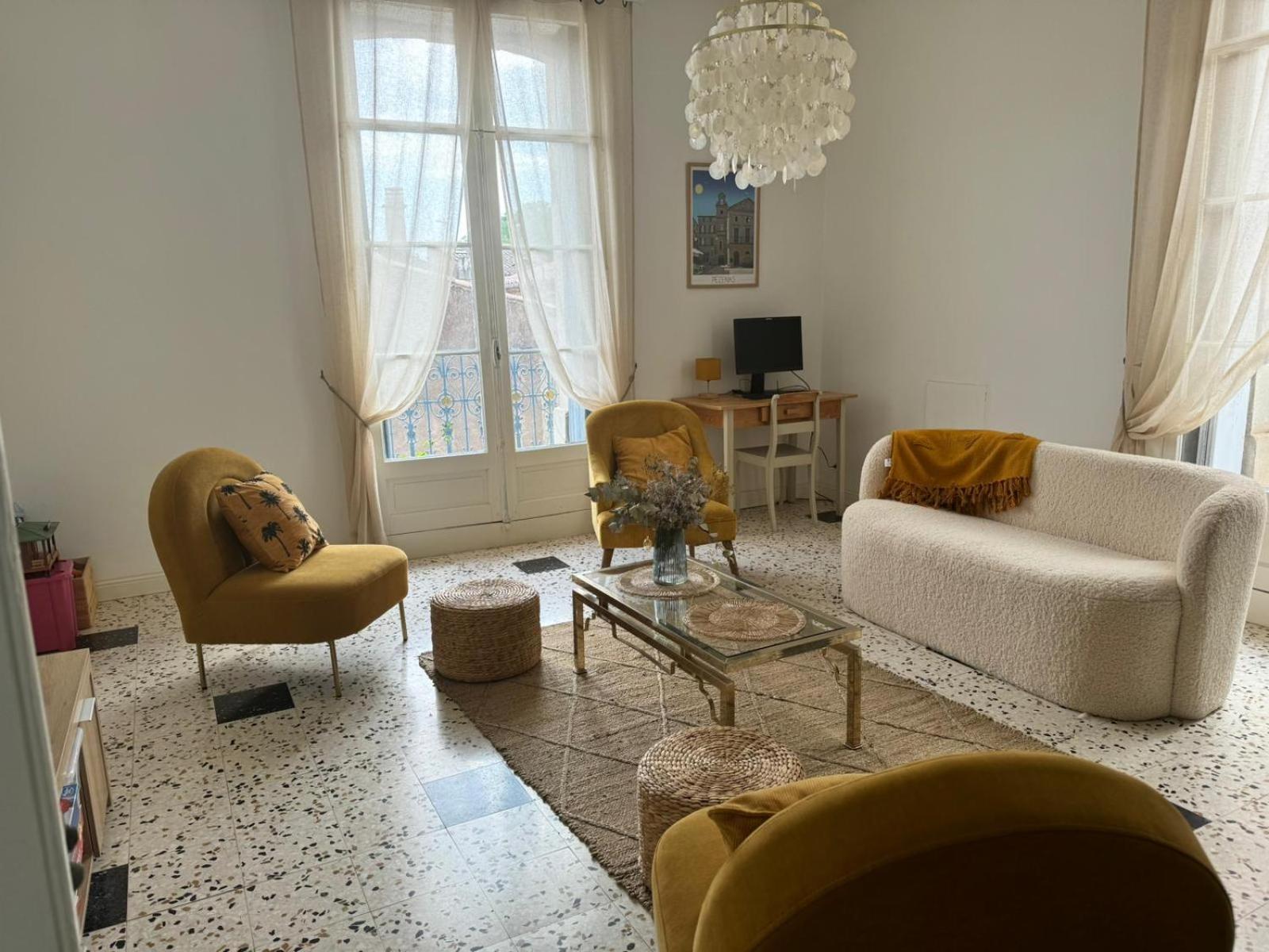 Le Chai Des Tuileries Montagnac  Kültér fotó